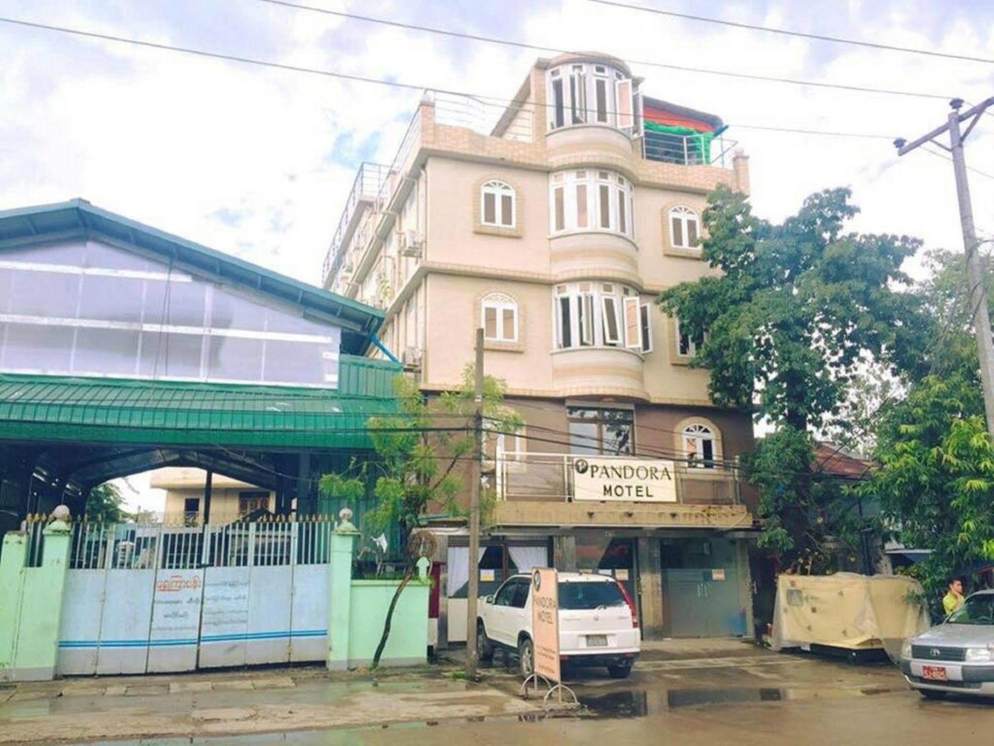 Pandora Motel Yangon Extérieur photo