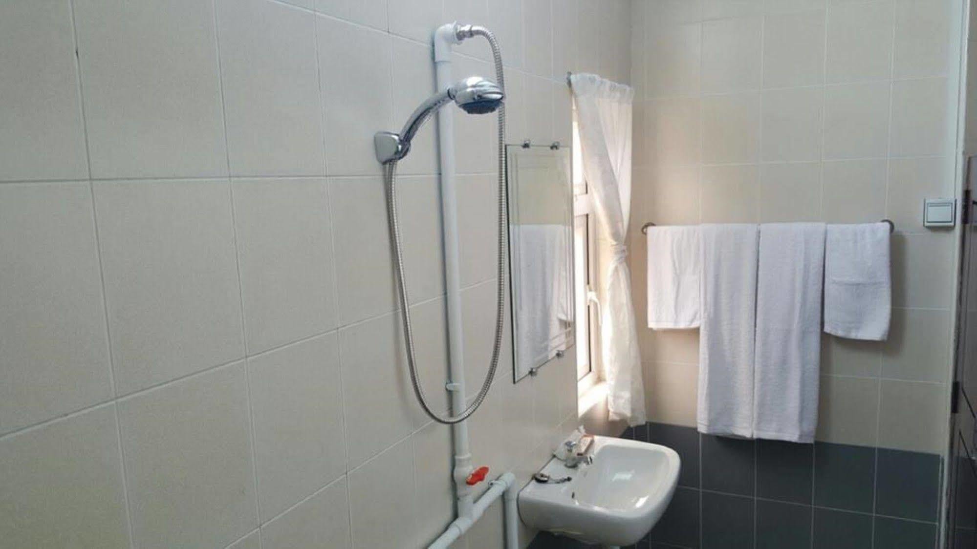 Pandora Motel Yangon Extérieur photo