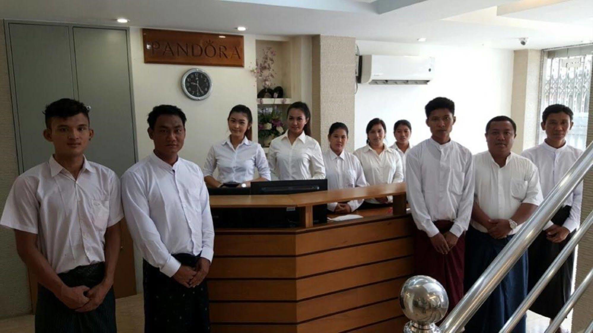 Pandora Motel Yangon Extérieur photo